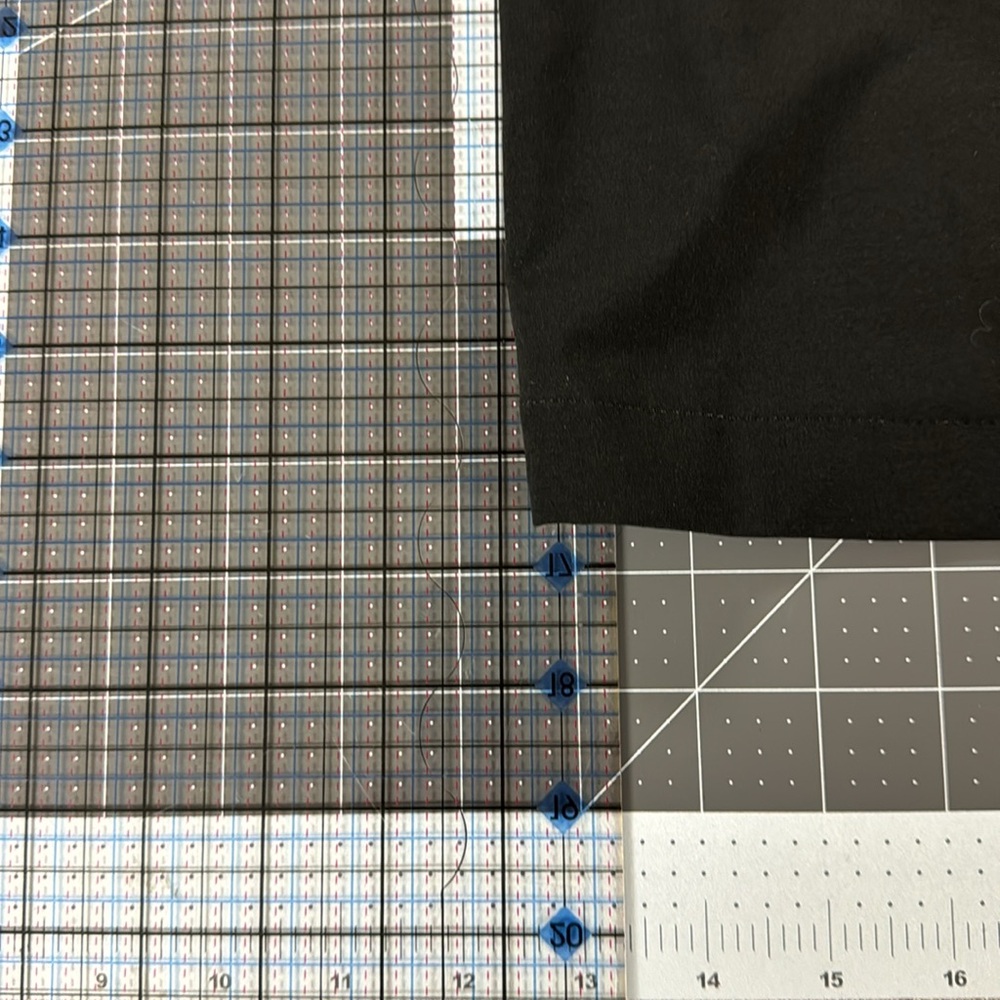 EUC Eddie Bauer Cargo Pocket Skirt in Black - Picture 2 of 8